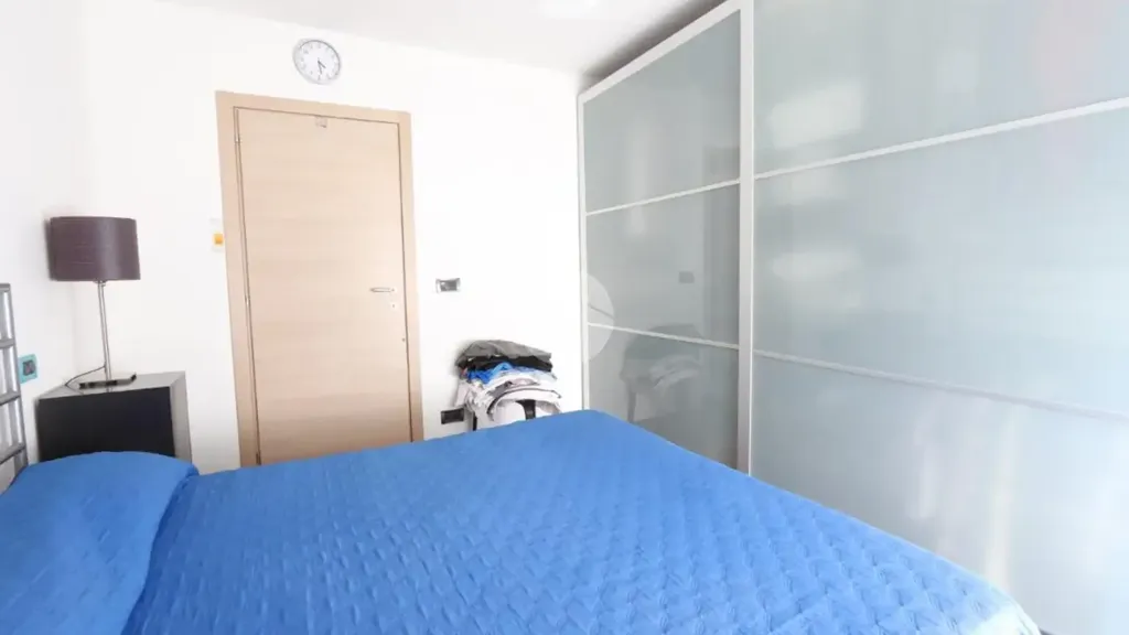 Chambres - Bifamiliare Portion with Private Garden in Pescara