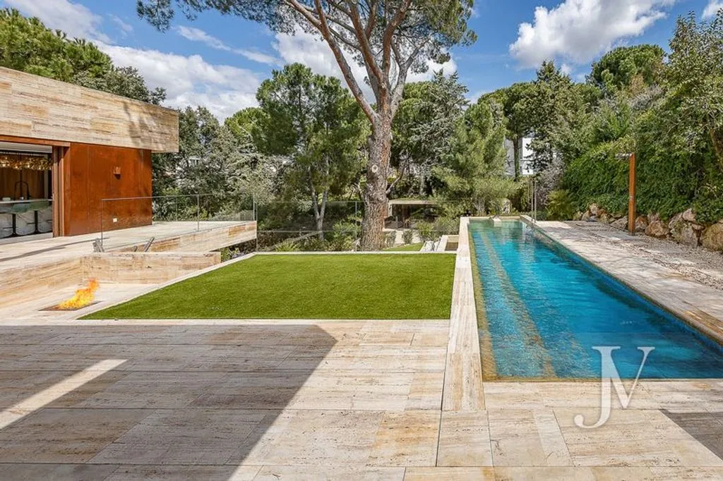 Bassein - Luxury Villa with Pool in Montealina, Madrid