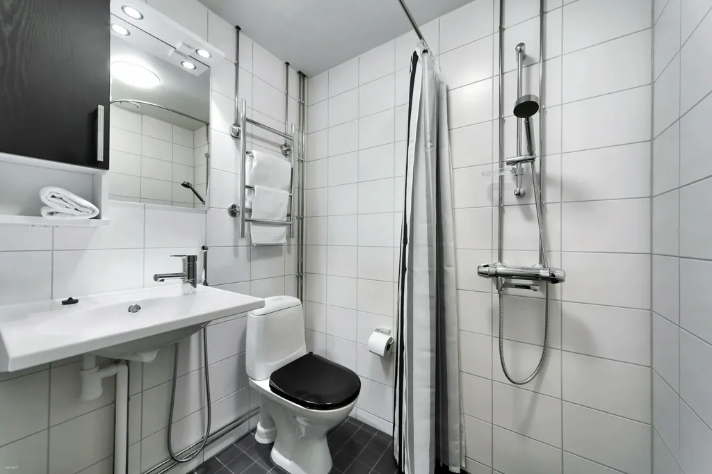 Bathrooms - 1-room apartment in Helsinki