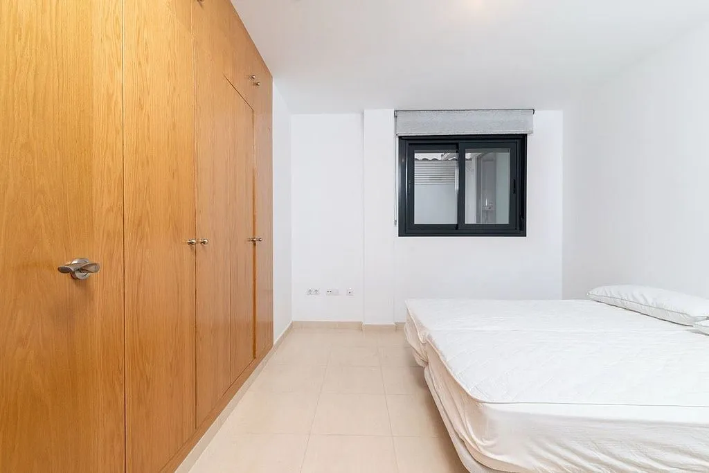 Chambres - Apartment with Balcony in Santa Eulalia Centre