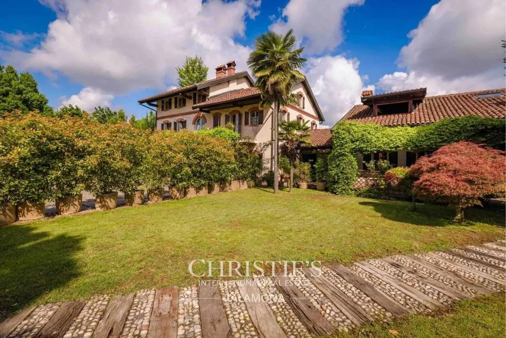 Garden - Historic Villa with Pool in Oleggio, Piedmont