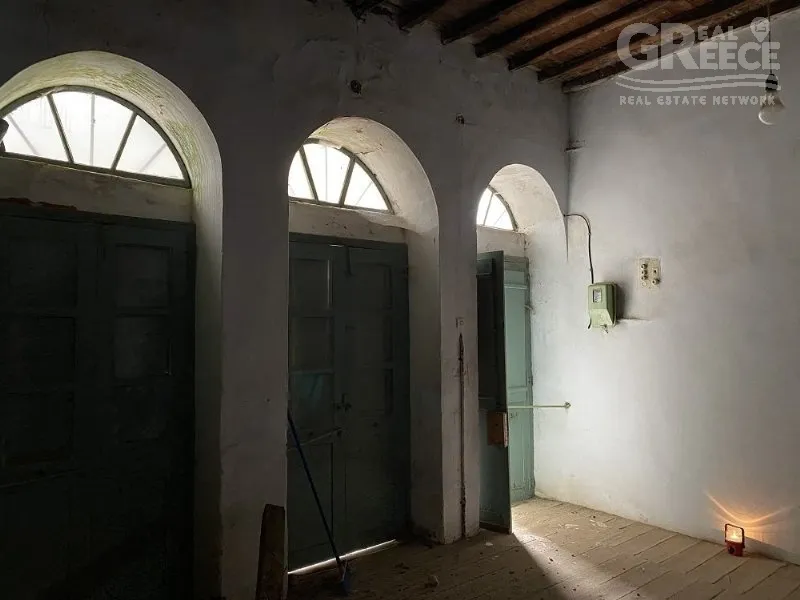 Esik - Traditional House with Veranda in Apiranthos, Naxos