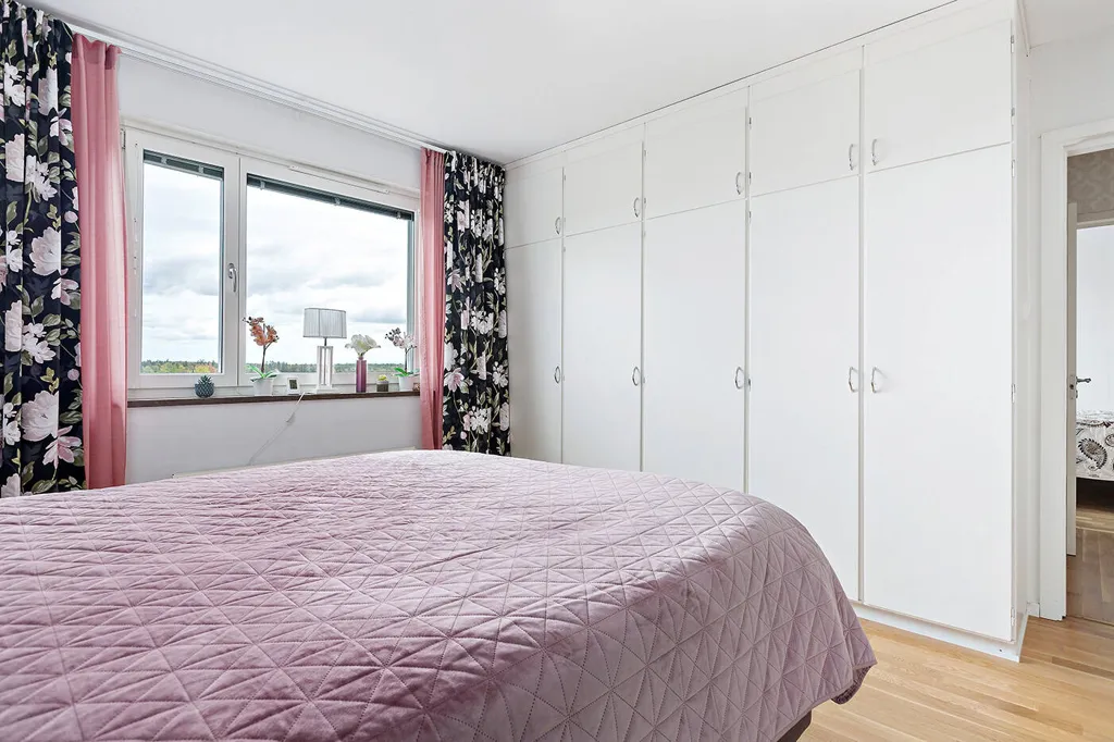 Chambres - Apartment with Balcony in Kallhäll