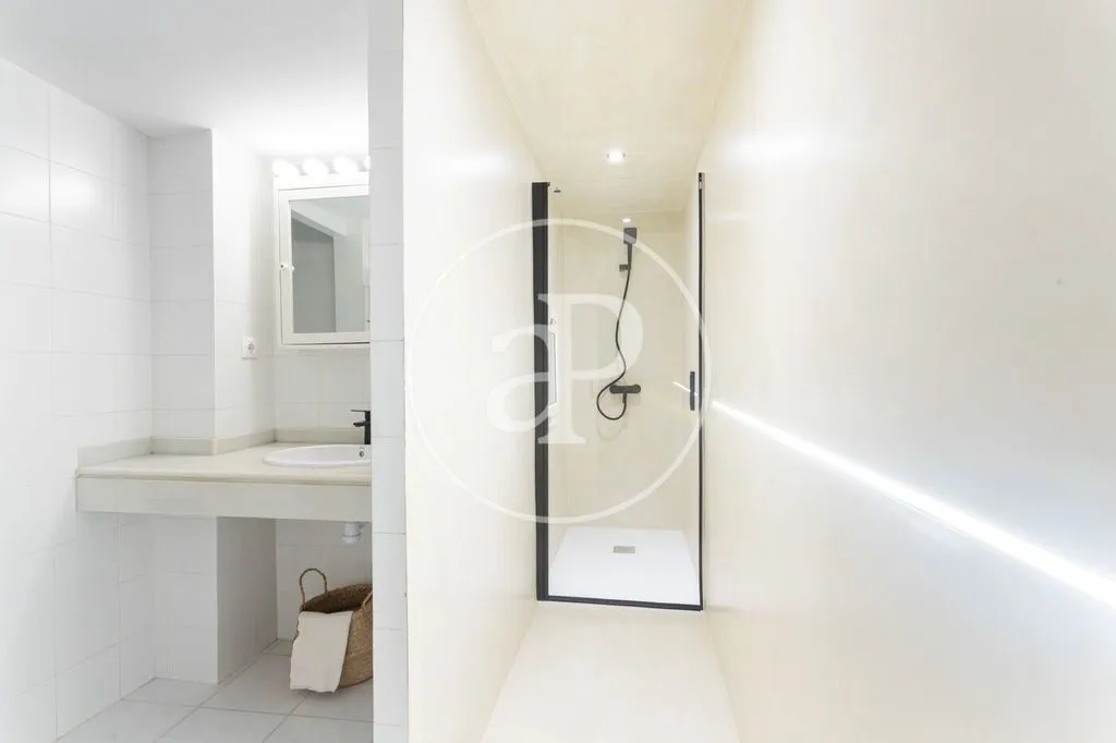 Vannitoad - Duplex Flat with Garden in Barcelona
