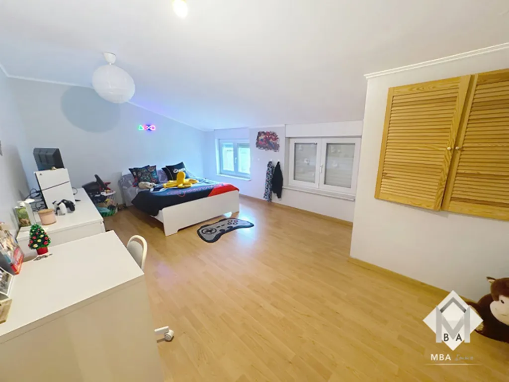 Chambres - Villa avec Panneaux Solaires et Jardin à Awans Othée