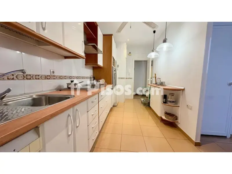 Kitchen - Spacious Apartment with Balcony in Calle Asunción