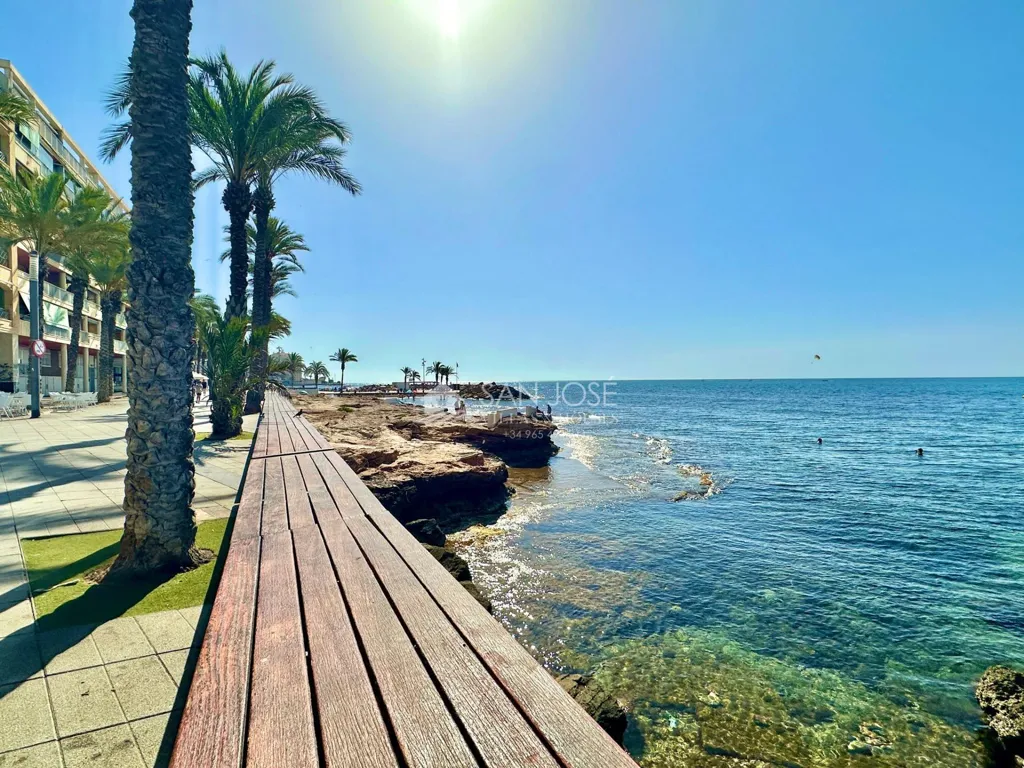 Seafront Apartment with Balcony in Torrevieja