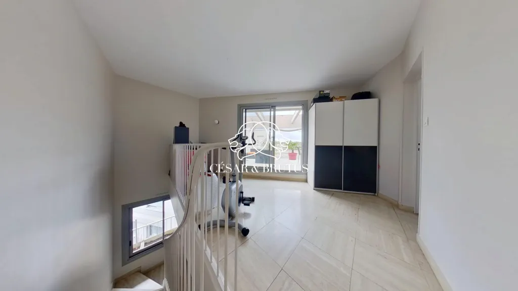 Esik - Luxury Duplex Flat with Panoramic Terrace in Tassin