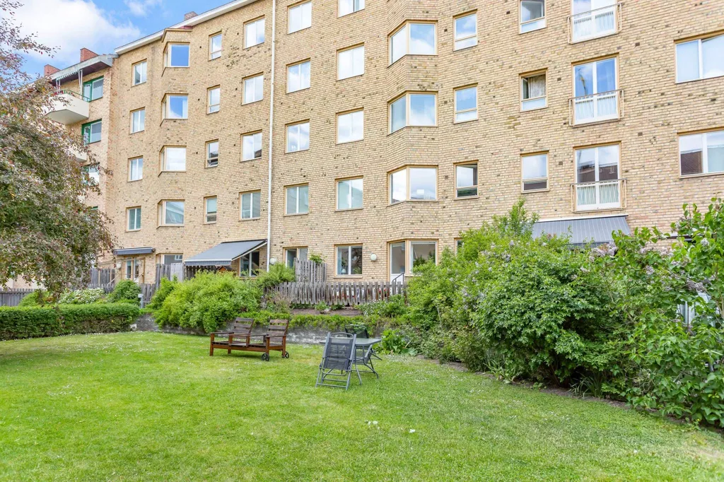 Garden - Renovated Flat with Garden in Främre Luthagen
