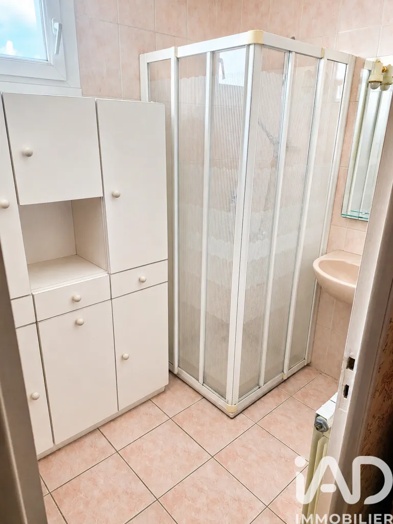 Salles de bain - Maison de Ville avec Ascenseur à La Roche-sur-Yon