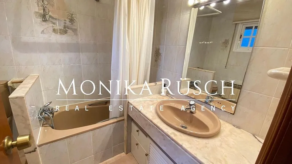 Vannitoad - Twin-Storey House with Pool in Castelldefels
