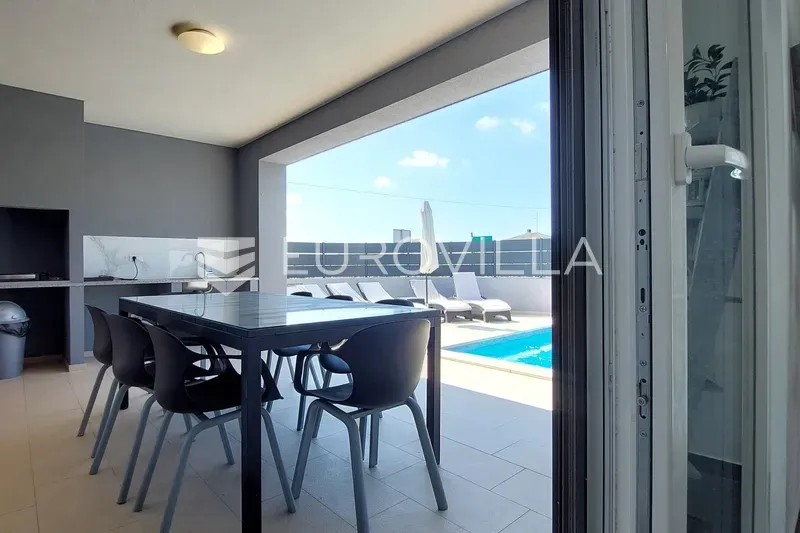 Terrass - Modern House with Pool near Pula, Istria
