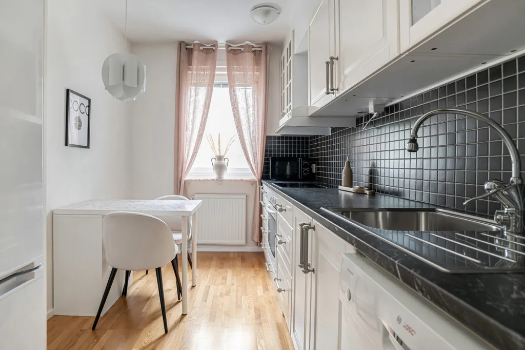 Kitchen - Apartment with Balcony and Garden in Fredriksdal