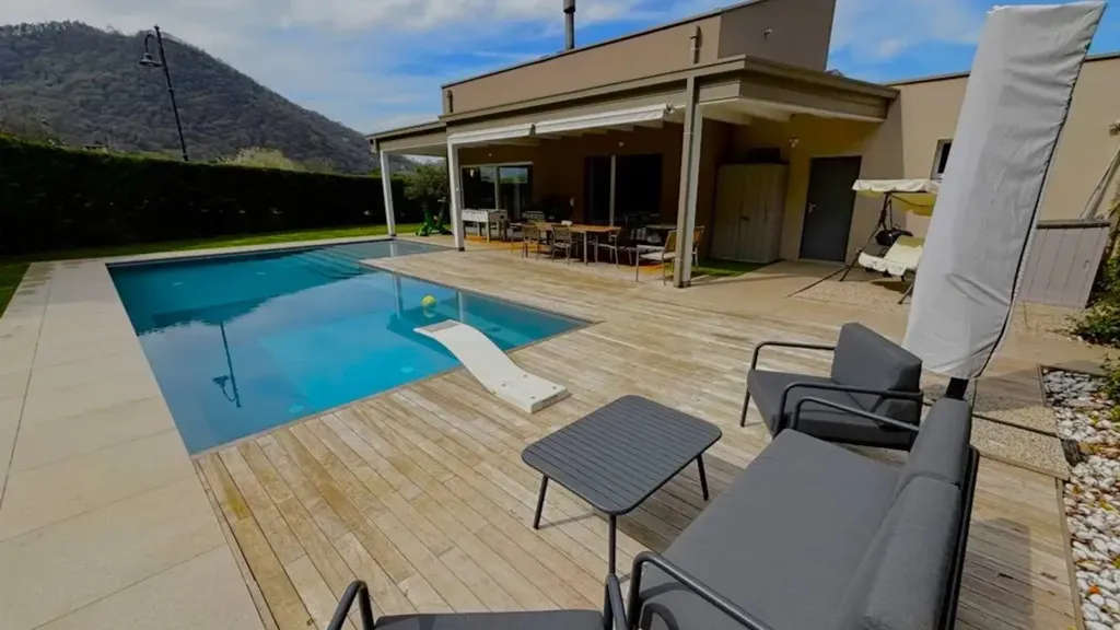Bassein - Contemporary Villa with Pool in Paratico