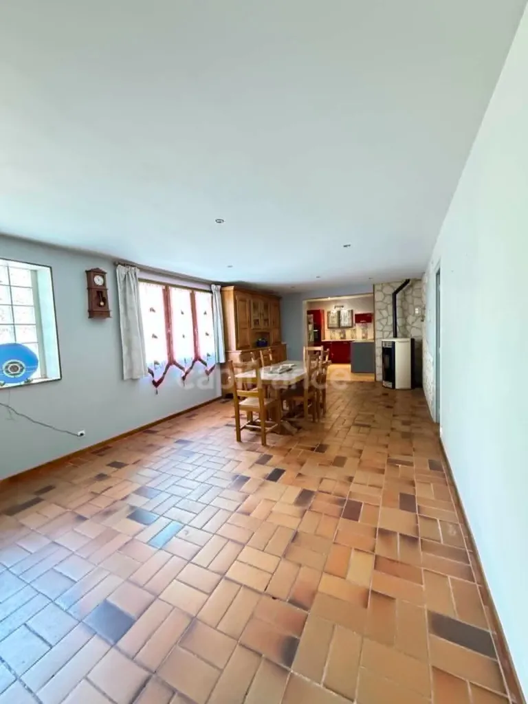 Söögituba - Contemporary Home with Storage in Aoste