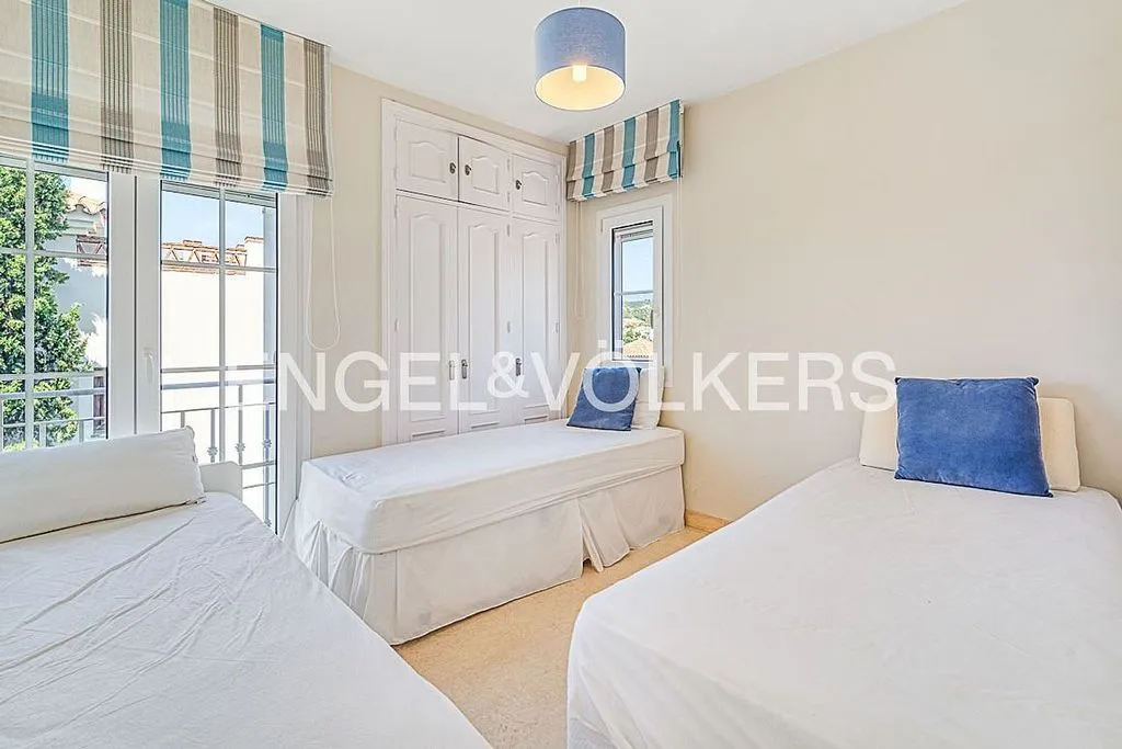 Magamistoad - Villa with Pool and Sea Views in Estepona
