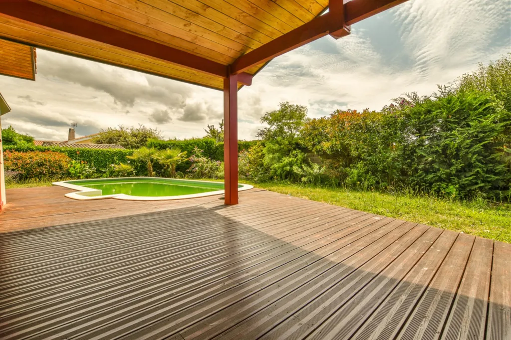 Piscine - Villa Rénovée avec Piscine à Biganos