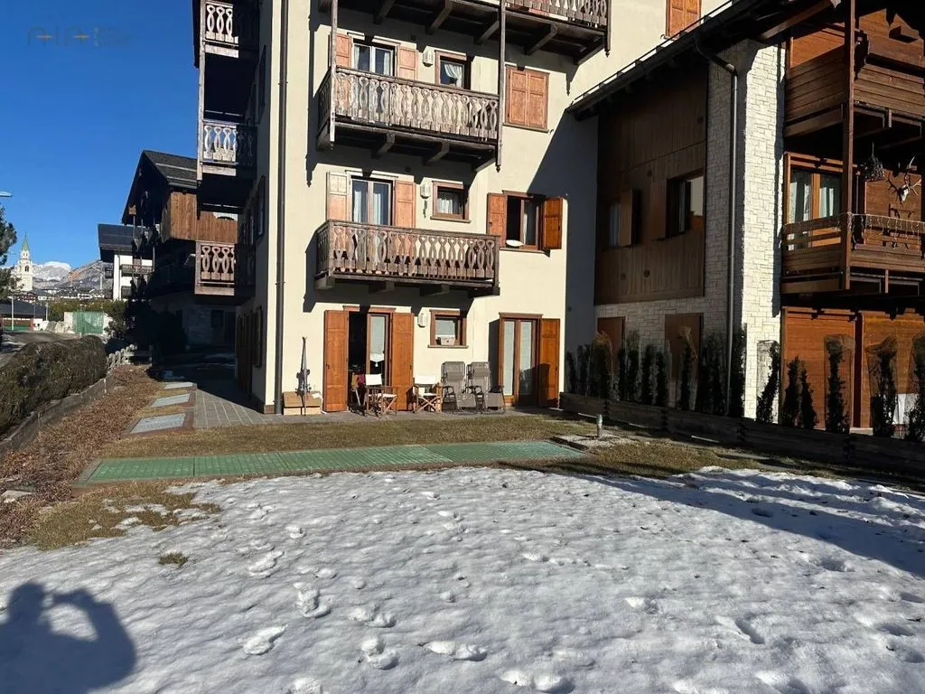 Välivaade - Two-Level Apartment with Garden in Cortina d'Ampezzo