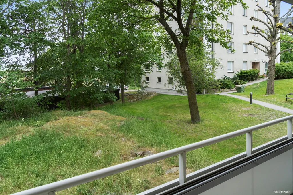 Rõdu - Semi-Detached Flat with Balcony in Finntorp