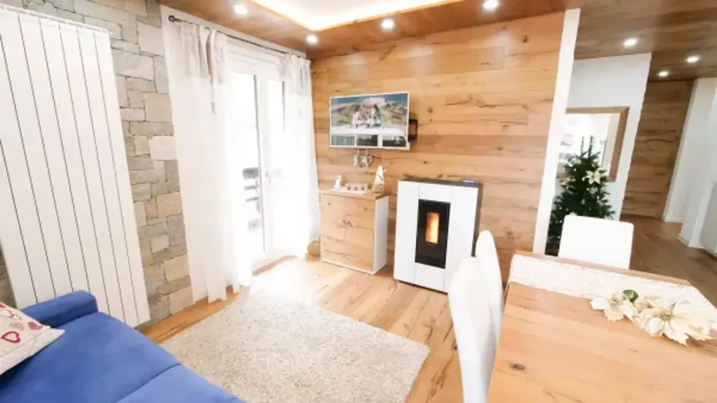 Séjour - Rustic-Style Flat with Balcony in Aprica