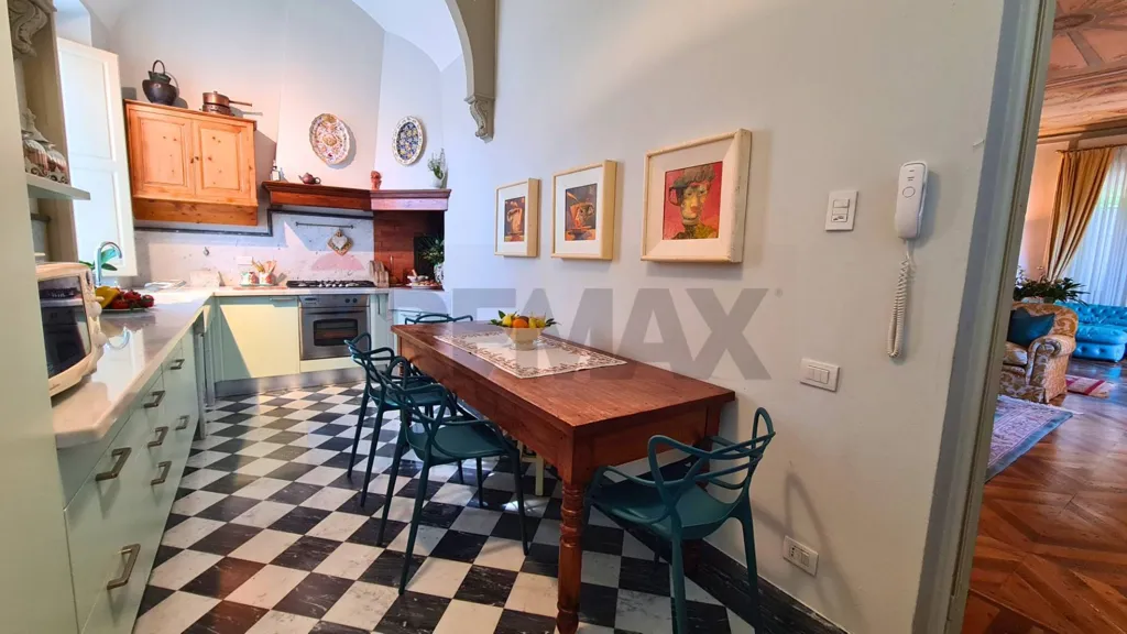 Salle à manger - Historic Villa with Panoramic Terrace in Lastra a Signa
