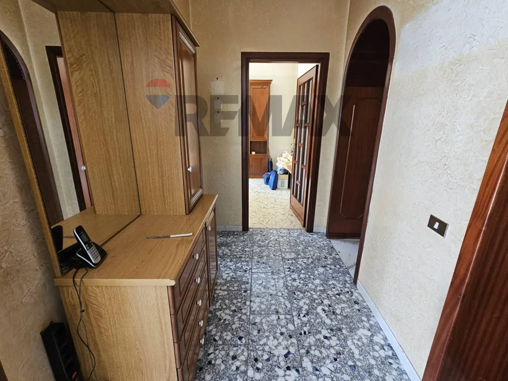 Esik - Three-Bedroom Apartment with Balcony in Afragola