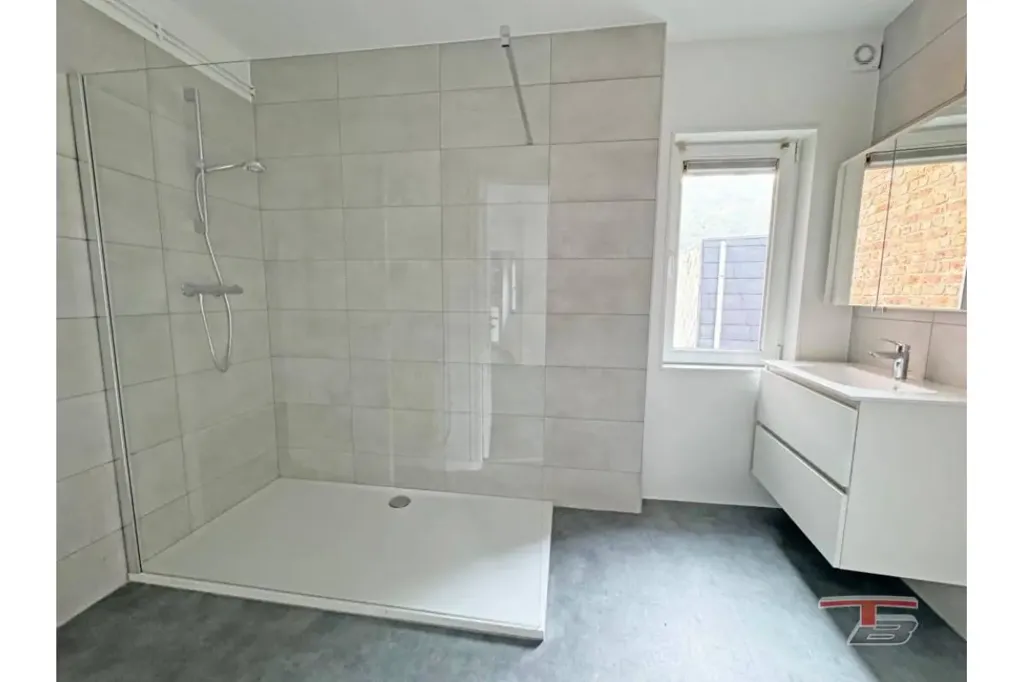 Salles de bain - Appartement 2 Chambres à Spa, Proche Centre-Ville