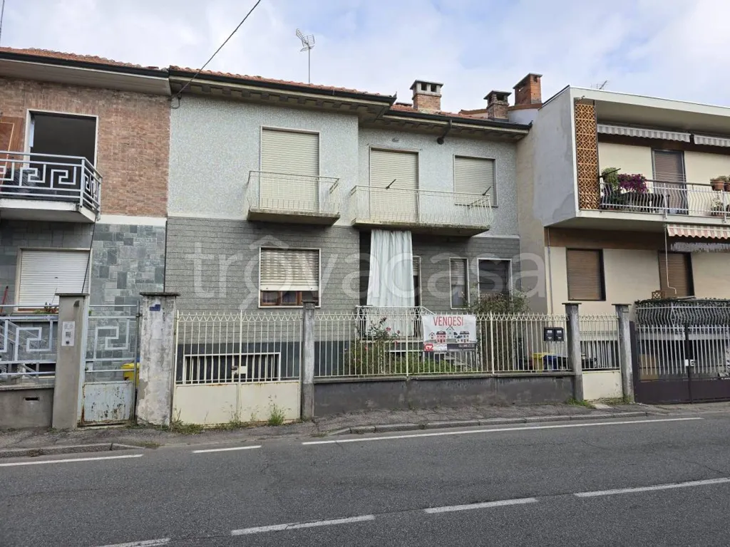 Esterno - Apartment with Private Garage in Volpiano