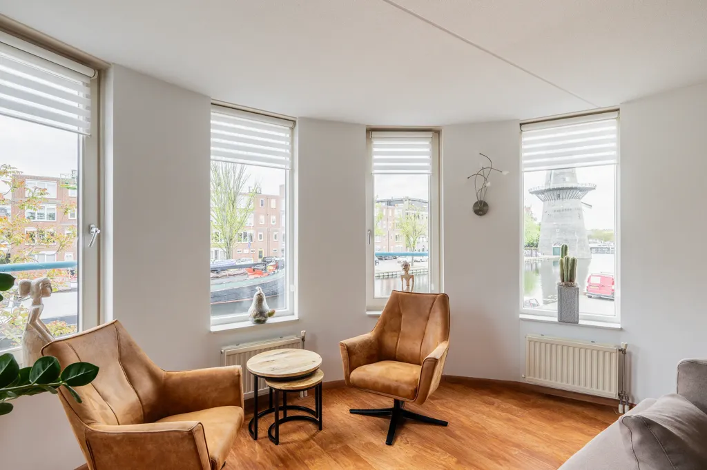 3-toaline korter asukohas Schiedam