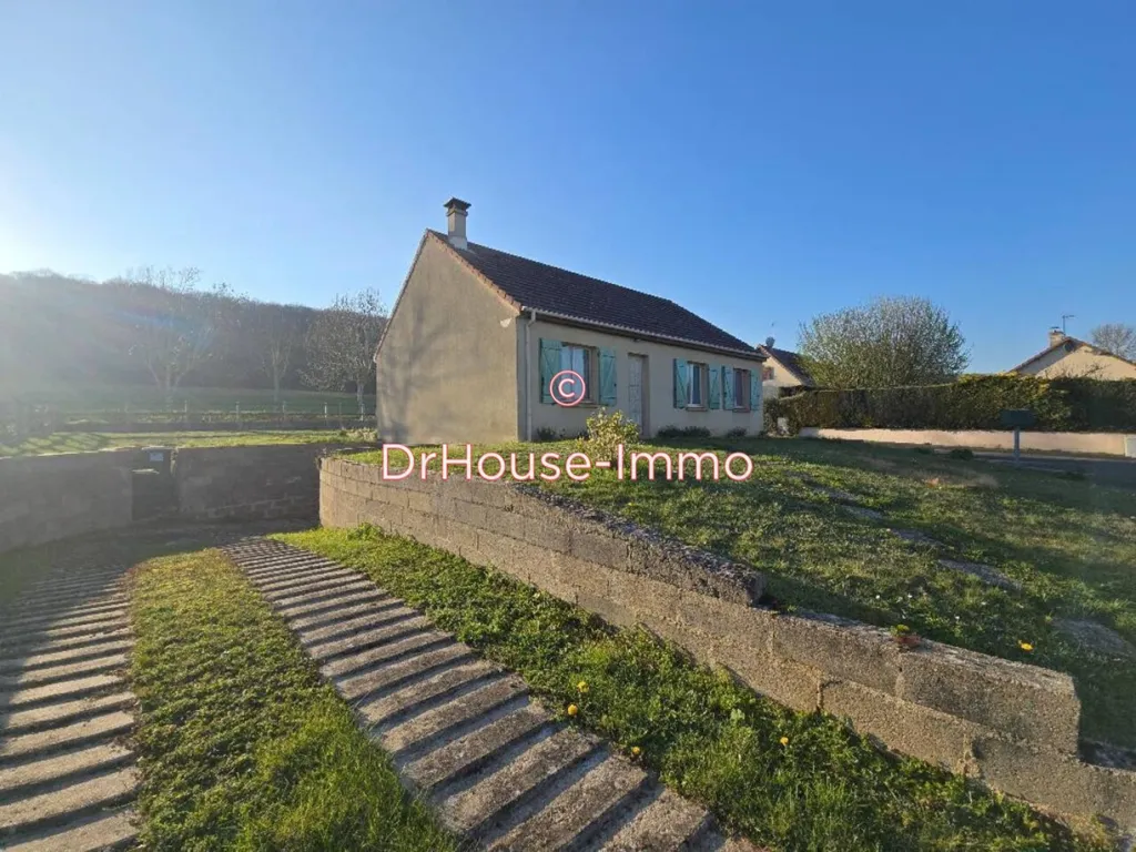 Extérieur - Maison de Plain-Pied avec Jardin à Gravigny