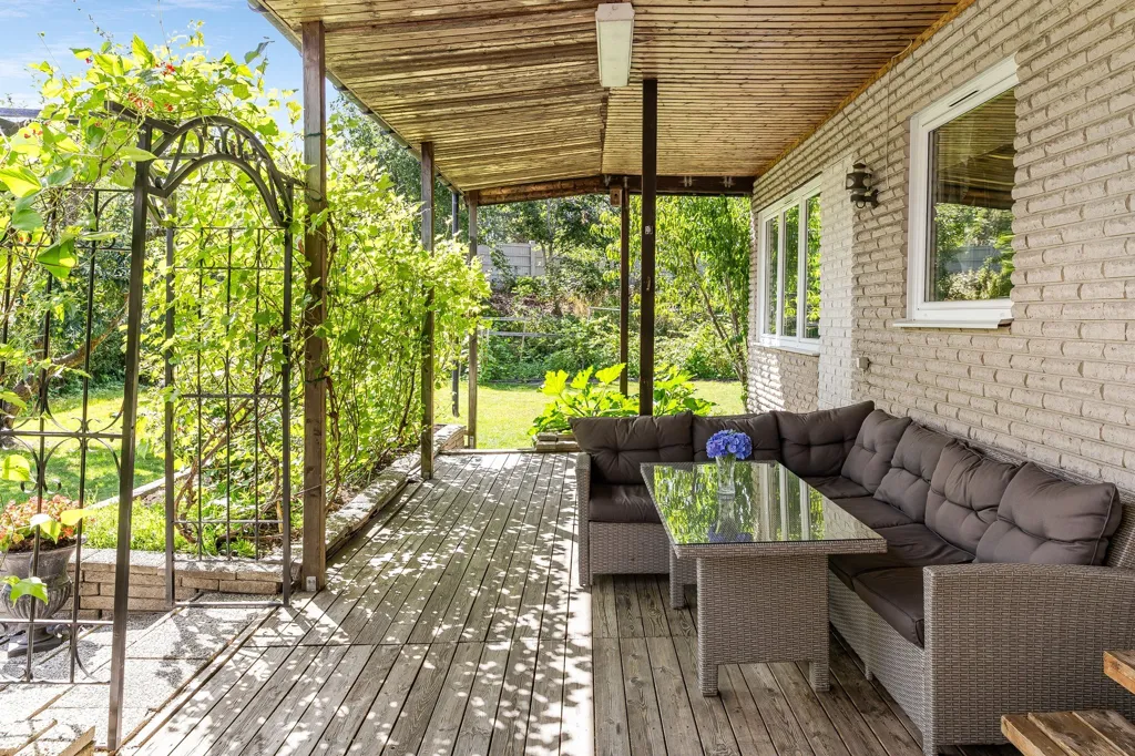 Terrasse - Spacious Bungalow with Garden in Quiet Area