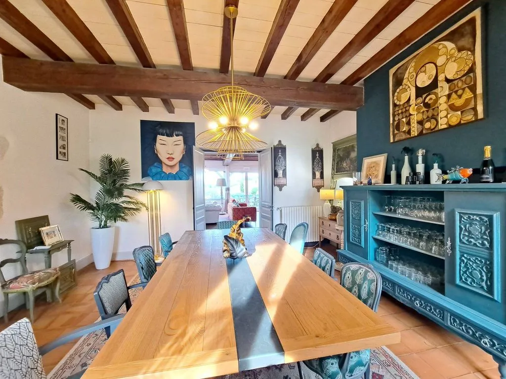 Salle à manger - Maison de Luxe avec Piscine à Condom