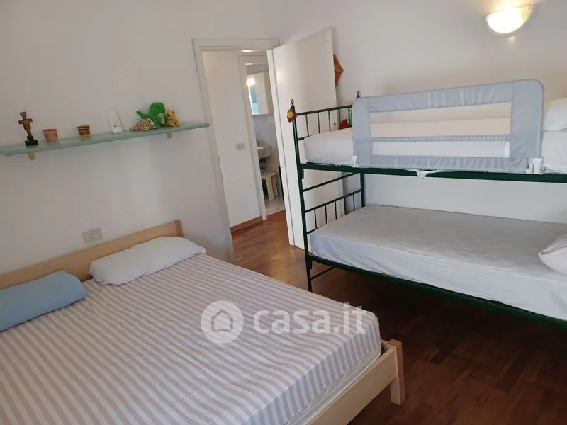 Magamistoad - Rear-Adjoining Villa with Garden in Ameglia
