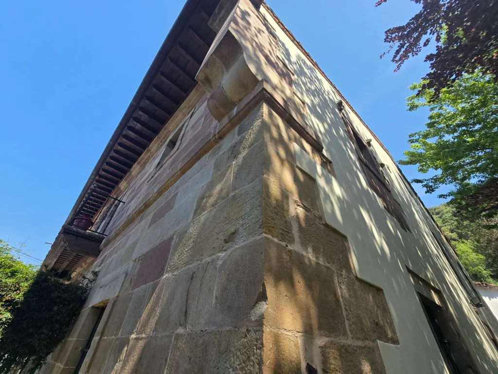 12-room house in Valdáliga