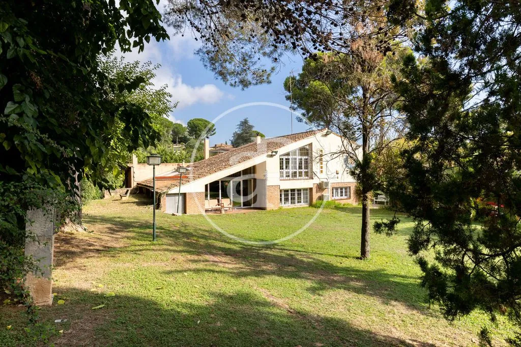 Giardino - Luxury Villa with Pool in Bellaterra, Catalonia