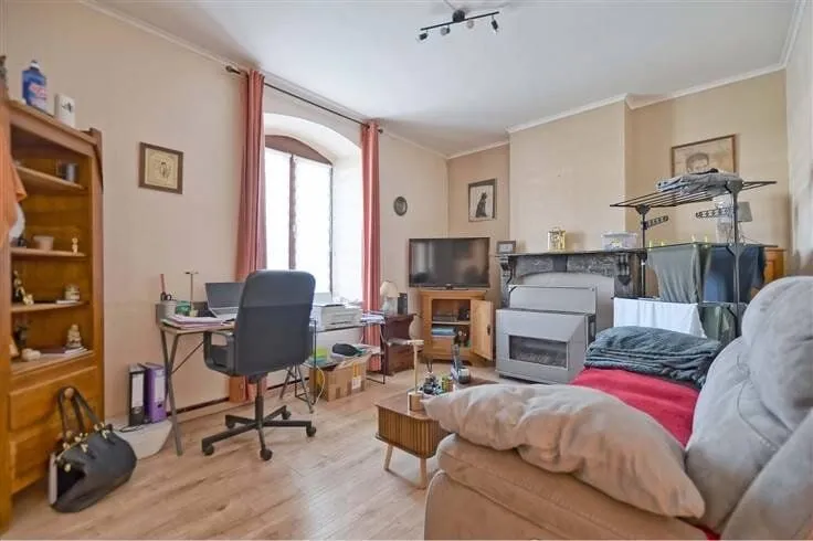 2 magamistoaga maja asukohas Aiseau