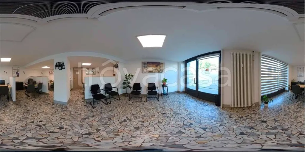 Office - Triplex Apartment with Balcony in Turin