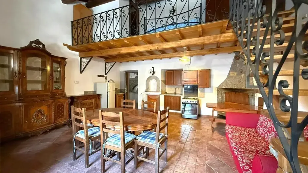 Sala da pranzo - Historic Apartments with Piazza View in Bagnaia