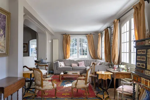 Elutuba - Historic Estate with Seafront in Le Pradet