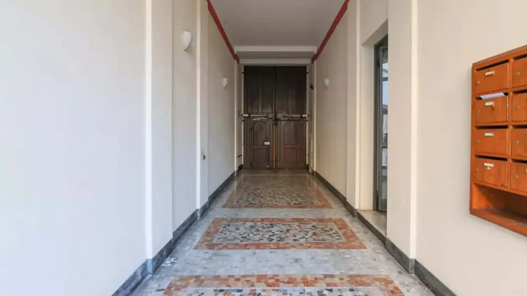hallway_entrance
