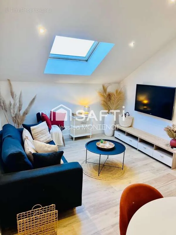 Soggiorno - Duplex Apartment with Parking in Beaune