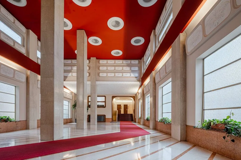 hallway_entrance