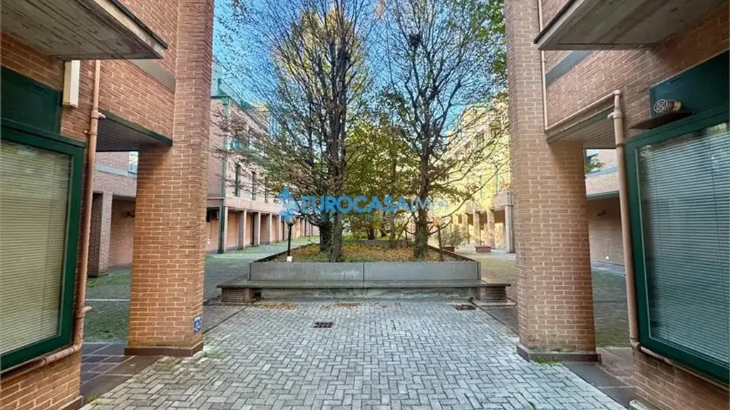 Aed - Spacious 2-Bedroom Apartment with Garage in Carpi