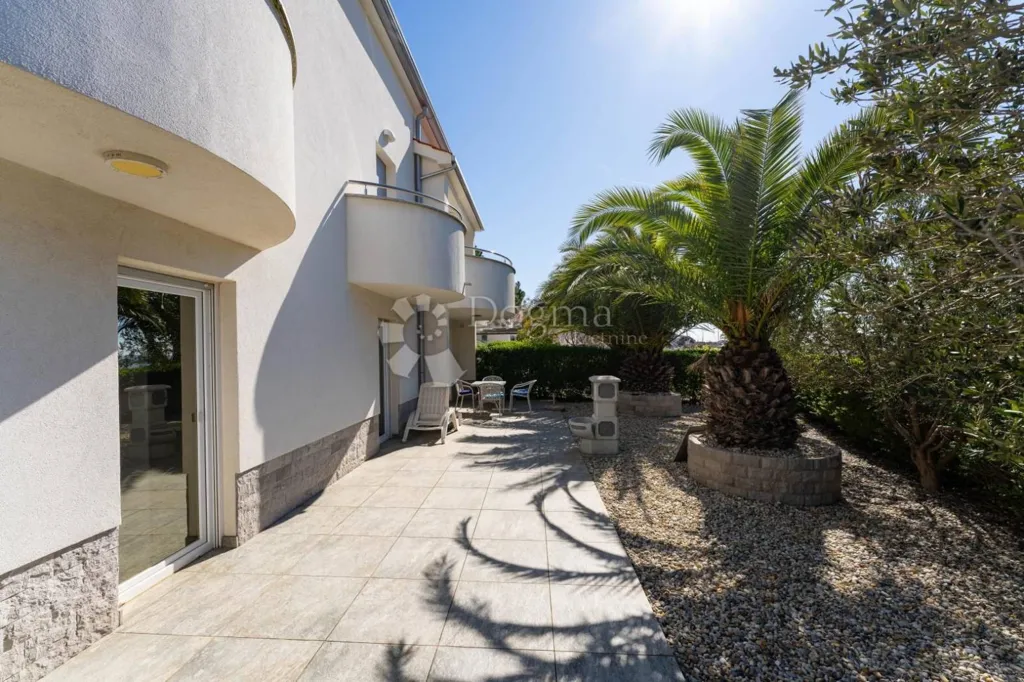 Terrazza - Modern House with Sea View in Zaton, Nin