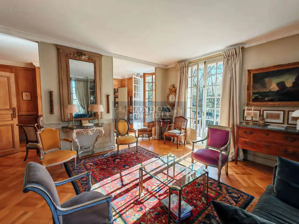 Séjour - Appartement Haut de Gamme avec Terrasse à Versailles