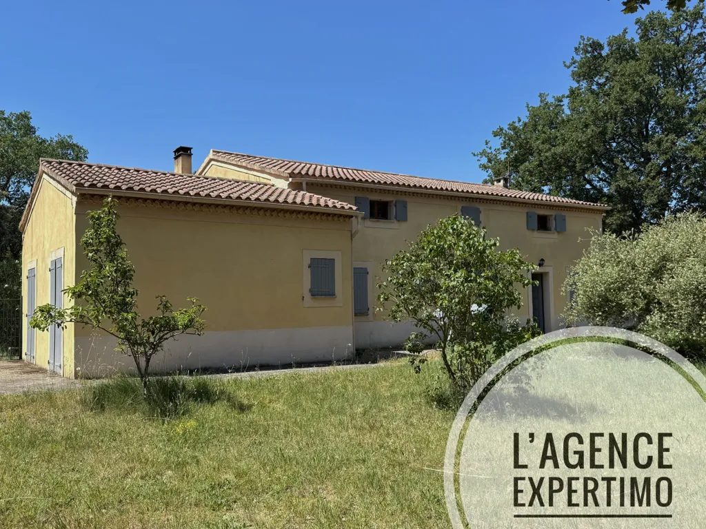 Extérieur - Villa avec Piscine à Uchaux