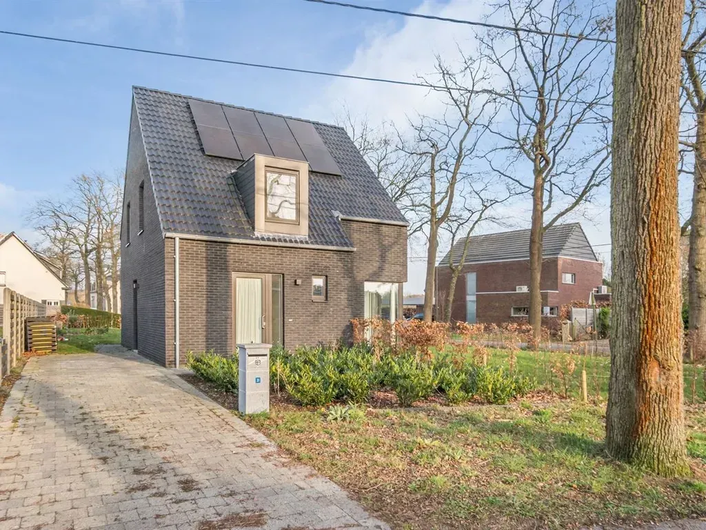 Exterior - Energy-Efficient House in Mol-Rauw