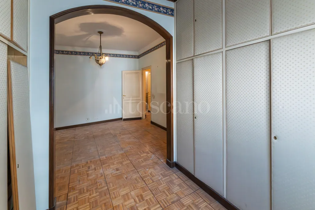 Esik - Spacious Apartment with Balcony in Monteverde, Rome