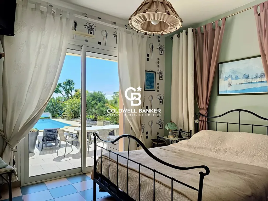Chambres - Villa avec Piscine et Jardin à Talmont-Saint-Hilaire