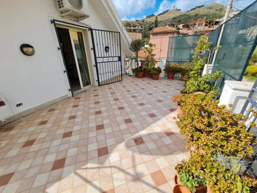 Terrasse - Three-Level Independent House in Vito Inferiore